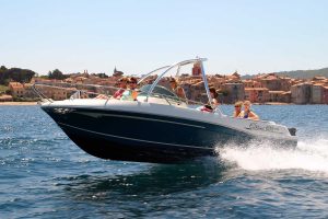 Water sports holidays Powerboating